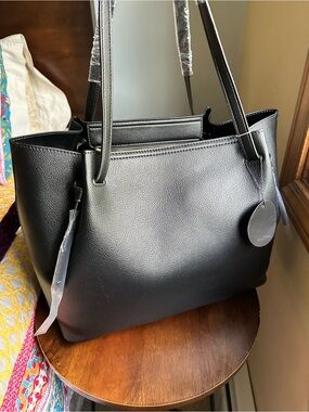 NWT Malibu Skye Mia 2-in-1 Tote Bag Black Vegan Leather